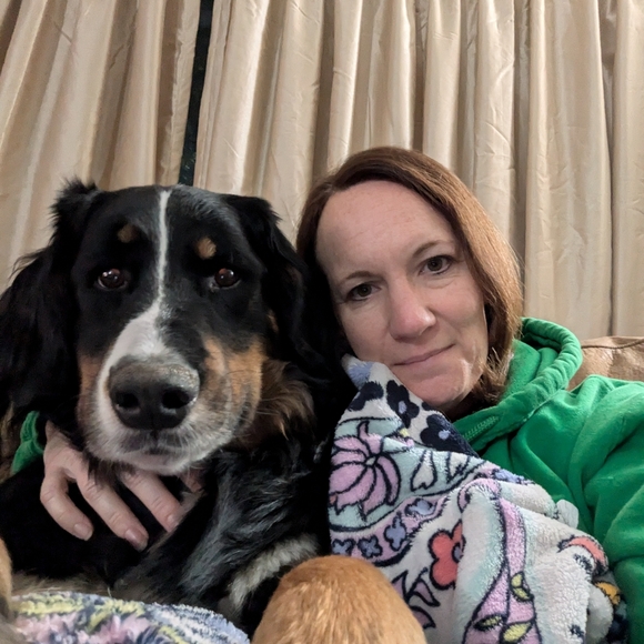 Meet your Posher, Leslie - Picture 2 of 2